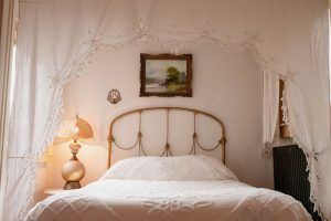 Lodge suites at the Sou'wester, image of bed in suite